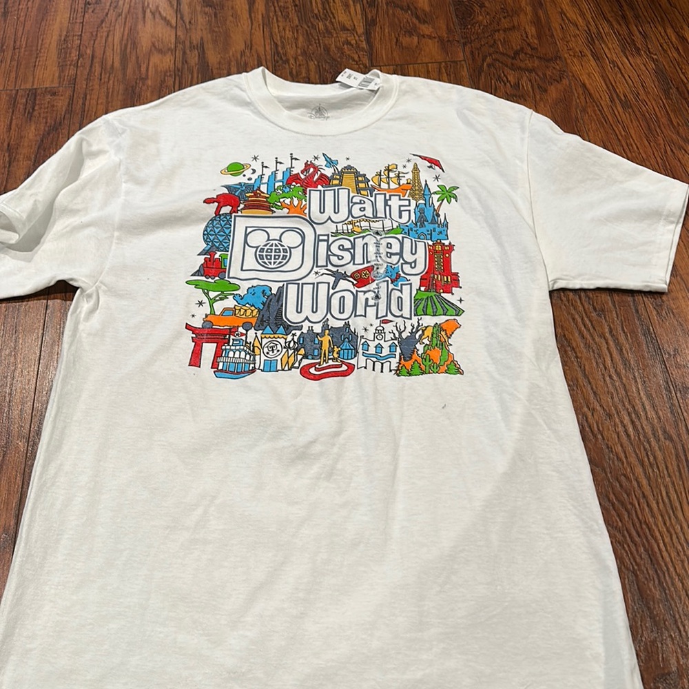 Mens Disney World tshirt (NWT)